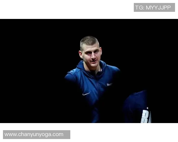 尼古拉约基奇：篮球场上的全能天才与历史传奇之路