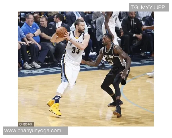 灰熊逆袭马刺演绎黑八传奇揭示NBA季后赛的惊人逆转故事