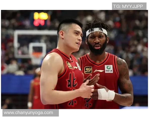 2017年CBA季后赛广东队与广厦队激战正酣精彩瞬间回顾与分析