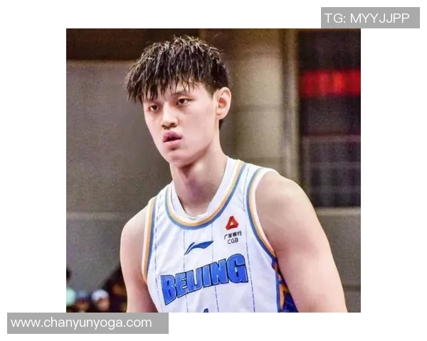 曾凡博的篮球之路：从青涩少年到职业赛场的奋斗历程与梦想追逐