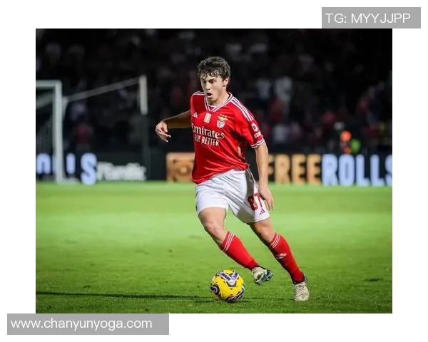 若昂内维斯:从新星崛起到足球舞台的闪耀之星 若昂内维斯:从新星崛起到足球舞台的闪耀之星