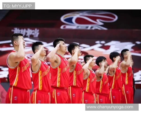 上海男篮迎战八一双鹿全力争胜展现球队实力与团结精神 上海男篮迎战八一双鹿全力争胜展现球队实力与团结精神