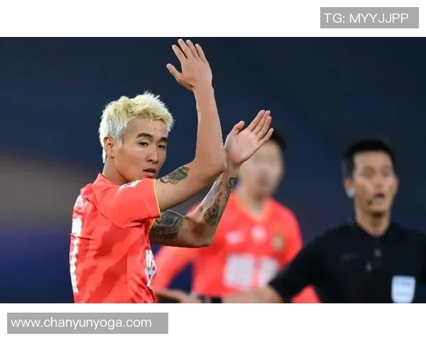 吴敏独家揭秘足球技巧与战术分享助你提升球技与比赛表现