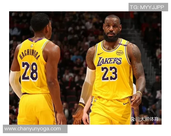 湖人对决热火激战正酣球迷期待精彩瞬间与逆转奇迹 湖人对决热火激战正酣球迷期待精彩瞬间与逆转奇迹